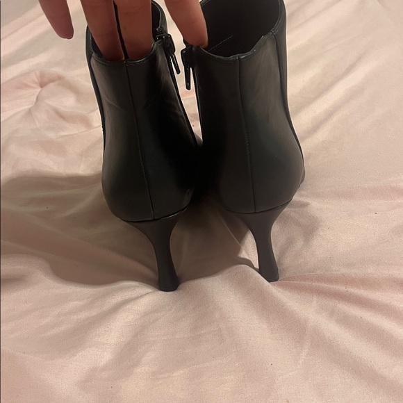 Kelly & Katie Sleek Black Heeled Boots - Picture 3 of 4